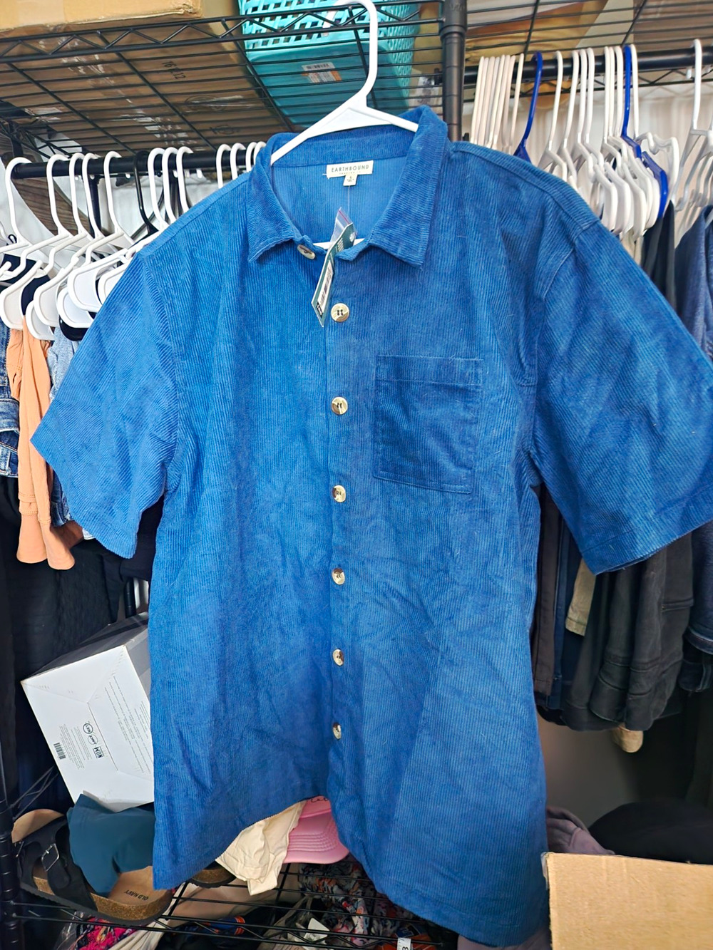 Earthbound Trading Co Blue Corduroy Short Sleeve Button Up Shirt Men’s L NWT